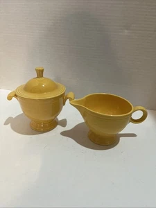 Set zuccheriera e cremiera gialla Fiesta vintage primi manici a rotolo Fiestaware - Foto 1 di 7