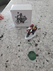 Departamento 56 Heritage Village ENTREGAS DE VACACIONES 56371 Papá Noel en bicicleta - IOB - Imagen 1 de 11