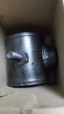 JOHN DEERE ORIGINAL OEM Adapter Fitting #RE522584 - Image 1 of 2