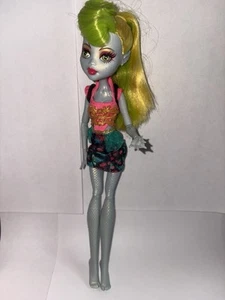 Muñeca Monster High Lagoonafire 2013 Freaky Fusion Jinafire sin cola, aletas - Imagen 1 de 6