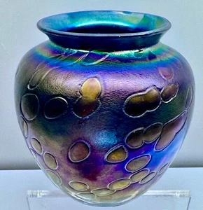 Jarrón orbe azul iridiscente vidrio artístico 4,5" firmado gary levi intaglio 1993 27/2000 - Imagen 1 de 15
