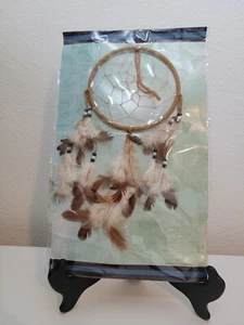 NUEVO Atrapasueños Pluma Hecho a Mano Nativo Americano Colgante de Pared Decoración Marrón - Imagen 1 de 2