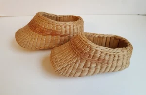 Chinese Lady Miniature Lotus Bound Feet Foot Shoes Binding Woven Grass Raffia - Picture 1 of 5