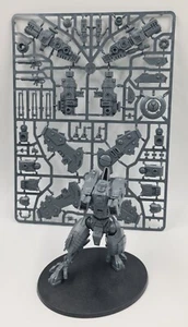 Tau XV104 Riptide Battlesuit Warhammer 40K  6th Edition -2013-   unbemalt - Bild 1 von 3