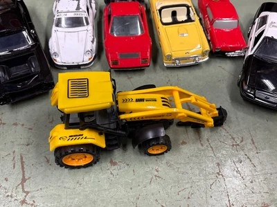 Lote Ferrai, Porsche, 57 Chevy, Thunderbird, carretilla elevadora, cargador, Mustang Nascar Foto 1 de 4