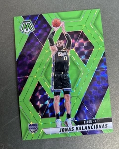 2024-25 Mosaic Jonas Valanciunas GREEN Fluorescent Prizm /10 SSP - Picture 1 of 2