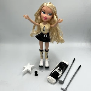 MGA Entertainment Bratz Play Sportz Groovin Golf Doll Cloe vestito e borsa mazze - Foto 1 di 17
