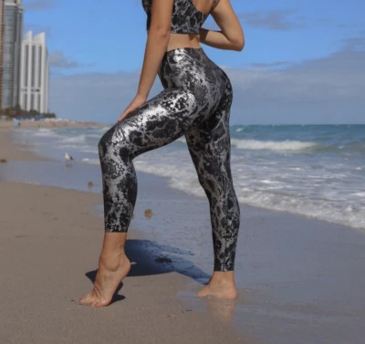 Leggings de Yoga, Leggings Exóticos Metálicos de Piel de Serpiente, Leggings de Mujer Foto 1 de 4