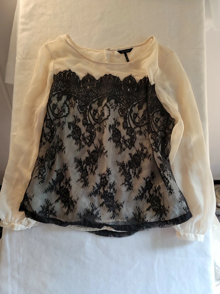 Daisy Fuentes porcelain and black lace sheer blouse top shirt sz M - Image 1 of 4