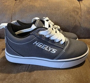 Heelys Youth Skate Shoes Canvas Lace Up Gray Size YTH 2 NEW - Picture 1 of 11