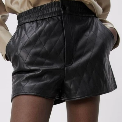 Zara 短裤女式 XS 黑色绗缝人造皮革高腰前卫 90 年代街头服饰 — 第 1/4 张图片