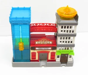 Driven Pocket Series City, estacionamiento, cine, funciona con micro máquinas - Imagen 1 de 6