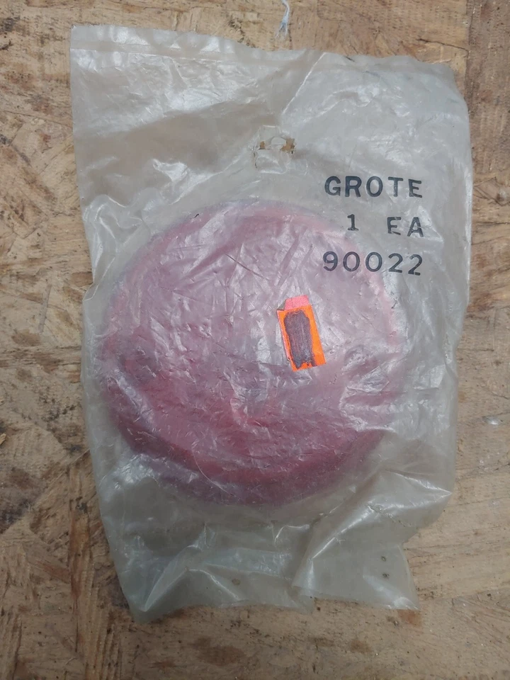 Nova lente vermelha de substituição Surplus Grote 90022 - Imagem 1 de 1