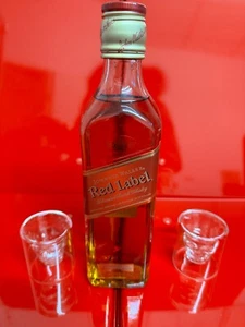 Johnnie Walker Red Label 0,35L + 2 x Totenkopf/schädel Shotglässer - Bild 1 von 3