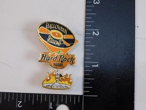 HARD ROCK CAFE HOTEL ORLANDO HALLOWEEN SESSIONS 2002 MARTINI GLASS LE 500 PIN - Picture 1 of 2
