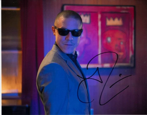 THEO ROSSI SIGNED LUKE CAGE PHOTO UACC REG 242 Cover
