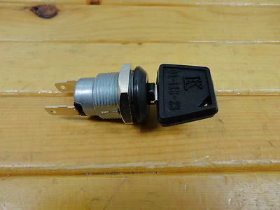 INTERRUPTOR DE ENCENDIDO ARCTIC CAT CON LLAVE ARCTIC CAT OEM 0117-045 ZR EXT THUNDERCAT Foto 1 de 4