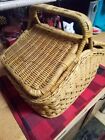 LARGE VINTAGE DOUBLE LIDDED WICKER PICNIC BASKET WITH 4 CLOTH PLACEMATS 