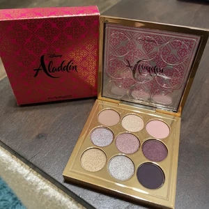 NIB MAC ALADDIN EYE SHADOW X 9 DISNEY PRINCESS JASMINE'S PALETTE NEW EYESHADOW - Picture 1 of 3