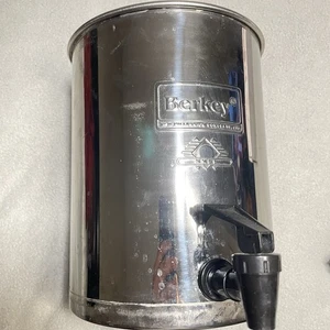 Berkey Sistema di Filtrazione Acqua Solo Fondo Viaggio Acciaio Inox con Rubinetto - Foto 1 di 9
