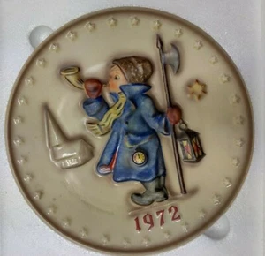 VINTAGE 1972 GOEBEL MJ HUMMEL ANNUAL COLLECTOR PLATE BAS RELIEF w/ ORIG BOX - Picture 1 of 5