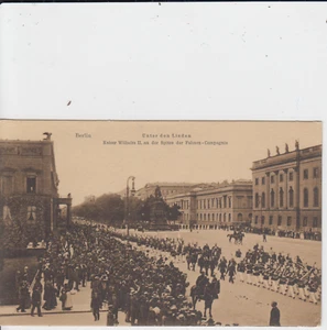 AK Berlin Unter den Linden Kaiser Wilhelm II. Parade Soldaten Fahnen Militär - Bild 1 von 2