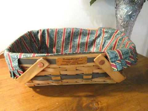 1996 LONGABERGER CHRISTMAS COLLECTION HOLIDAY CHEER BASKET W/GREEN LINER Cover