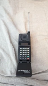 VINTAGE MOTOROLA FLIP PHONE NYNEX - FROM BELL ATLANTIC - GREAT SHAPE NOT TESTED - Photo 1 sur 11