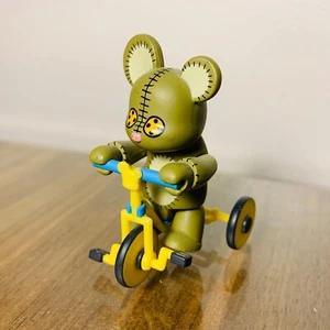 Qee - Key Chain Collection - 2002 toycon toy show - Toy2r - 2.5" - vintage - Imagen 1 de 5