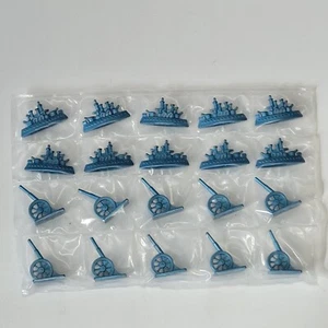 1960 Parker Brothers Conflict Game Lt piezas de metal azul 10 barcos y 10 cañones nuevo - Imagen 1 de 4