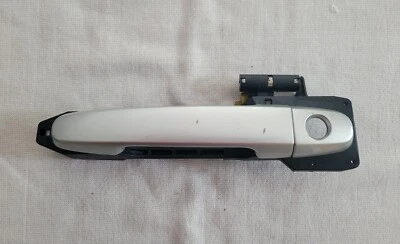2001-2007 Toyota Highlander Left Front Inner/Outer Door Handle Assembly OEM - Image 1 of 3