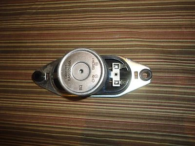 HITACHI SPEAKER EAS12D189A 8 OHMS  GK01761 PULLED FROM MODEL P50A402 - Image 1 of 2