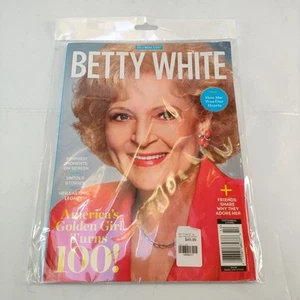 Betty White 2022 Magazine Betty Turns 100 Years Birthday Golden Girls Centennial - Imagen 1 de 3