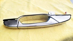 Nice 07-14 Chevrolet Silverado/Cadillac Escalade Right Front Door Handle - Picture 1 of 6