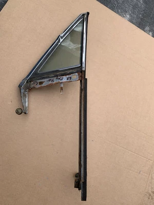 1969 69 Buick Skylark 4 portas janela asa de ventilação 9712469 peça LH #9712459 - Imagem 1 de 4