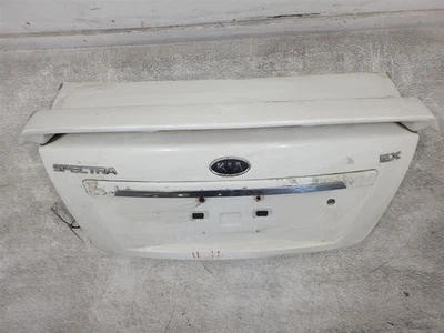 Tampa do porta-malas Kia Spectra Sedan 2008-2009 - Branco claro - Imagem 1 de 4