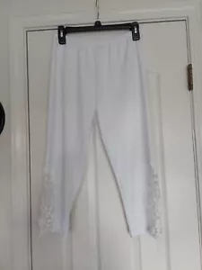 LEGGINGS CAPRI BLANCOS CON ENCAJE EMBELLECIDO PIERNAS TALLA GRANDE - Imagen 1 de 3