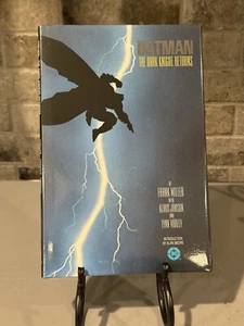 Batman: The Dark Knight Returns (1986) 1st Print - Frank Miller - Hardcover - DC - Picture 1 of 11