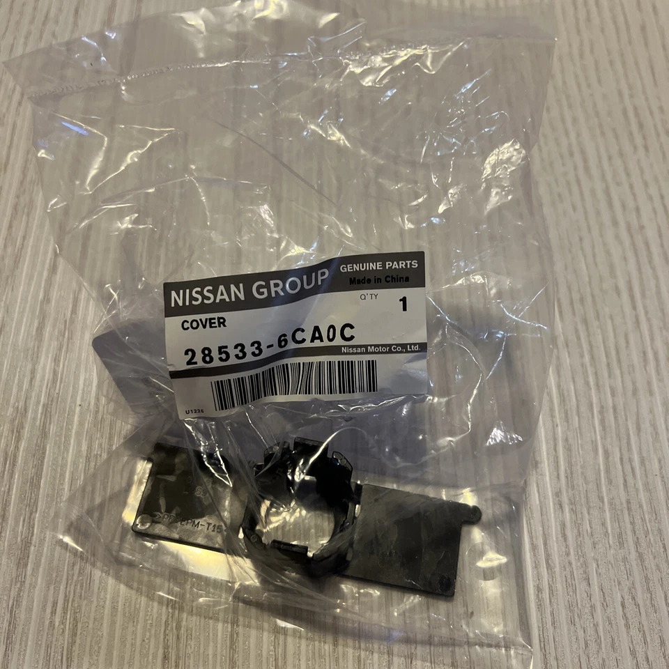 Genuine Nissan Reverse Sensor Cover 28533-6ca0c