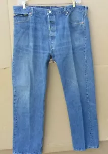 Levi's Herren Größe 42 x 32 501 Jeans Medium Wash Knopfleiste Hergestellt in den USA 100 % Baumwolle - Bild 1 von 9