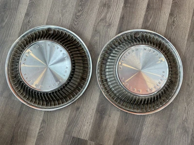 Lote de cubierta de rueda tapacubos AMC Javelin Hornet 14" vintage 1972-1978 (1831-83) Foto 1 de 4