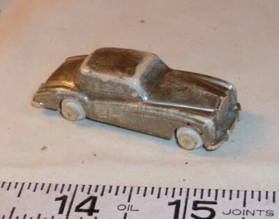 ROLLS ROYCE MAGNÉTICO COCHE JUGUETE PLÁSTICO AÑOS 60 Foto 1 de 2