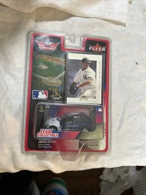 Tarjeta coleccionable 2001 Yankees edición limitada diecast PT Cruiser y Roger Clemens Foto 1 de 4