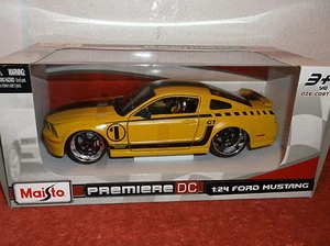 FORD MUSTANG / BLACK RACING STRIPE  MAISTO PREMIERE DIE CAST CAR 1:24 NEW IN BOX - Picture 1 of 3