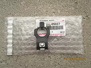 94 - 97 TOYOTA PREVIA DX LE BATTERY +POSITIVE TERMINAL CONNECTOR OEM BRAND NEW - Picture 1 of 3