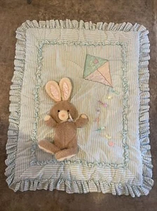 Vintage 80er Babydecke Seide Drachen Rüschen Häschen stickig - Bild 1 von 7