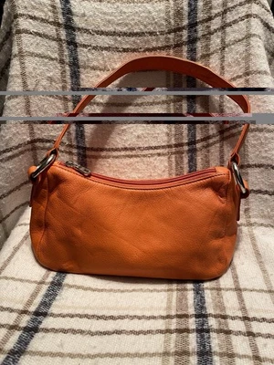 Bolso de Hombro Wilson’s Máxima de Cuero Pequeño Naranja Foto 1 de 4