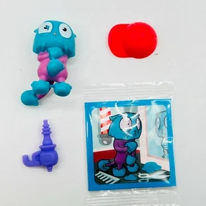 Hasbro Lost Kitties Series 2 JACKET Cat Figure with Two Accessories and Sticker - Picture 1 of 4