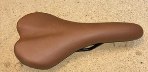 Schöner gepolsterter Synthetik Rennrad Sattel  - Bild 1 von 6
