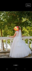 Wedding dresses - Picture 1 of 8